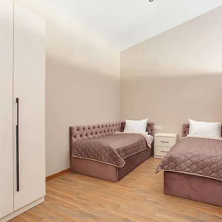 Aparthotel Five Seasons Family 4*